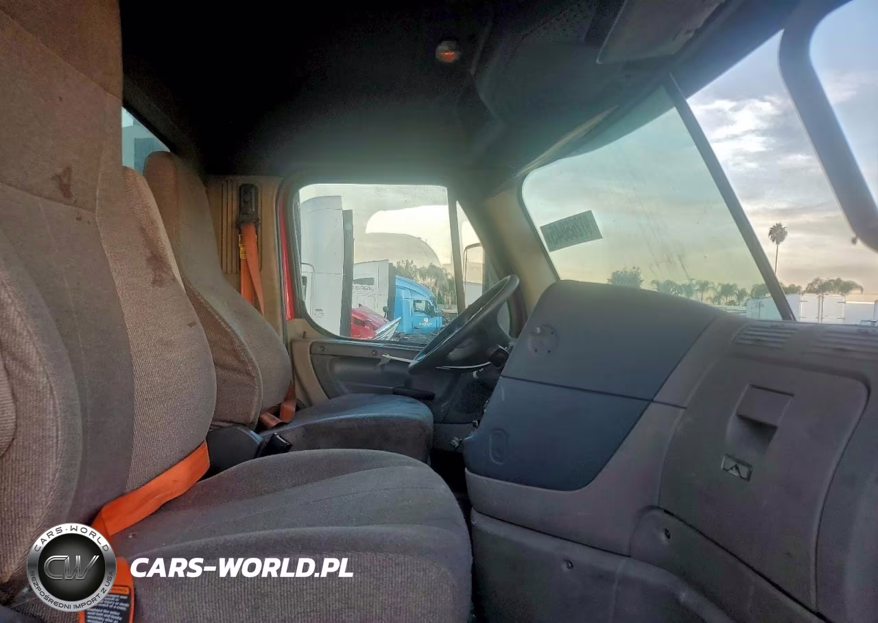 2017 Freightliner Cascadia 113 Semi Truck VIN:1FUJGBDV2HLJF2040 - 5
