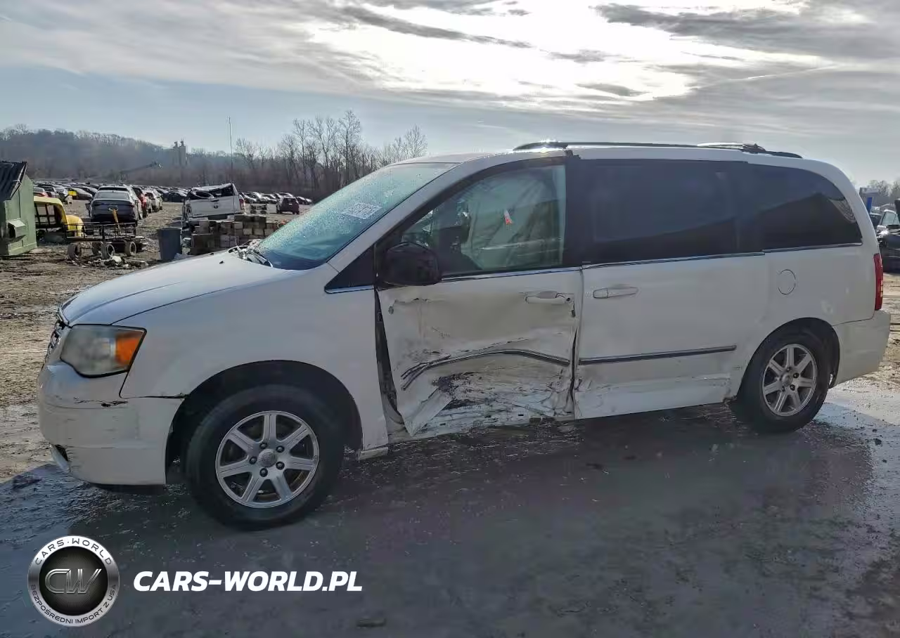 2010 Chrysler Town & Country Touring