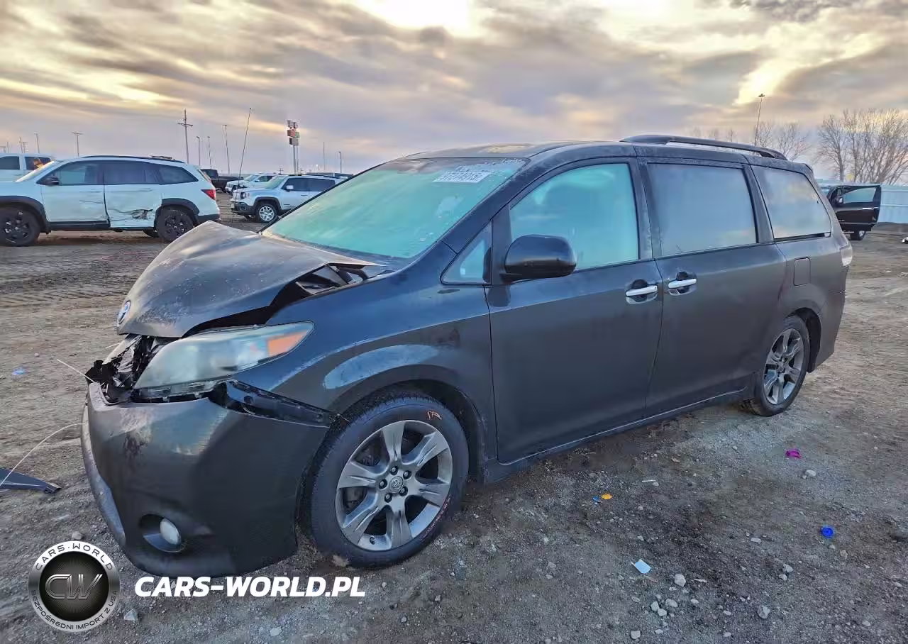 2013 Toyota Sienna Sport