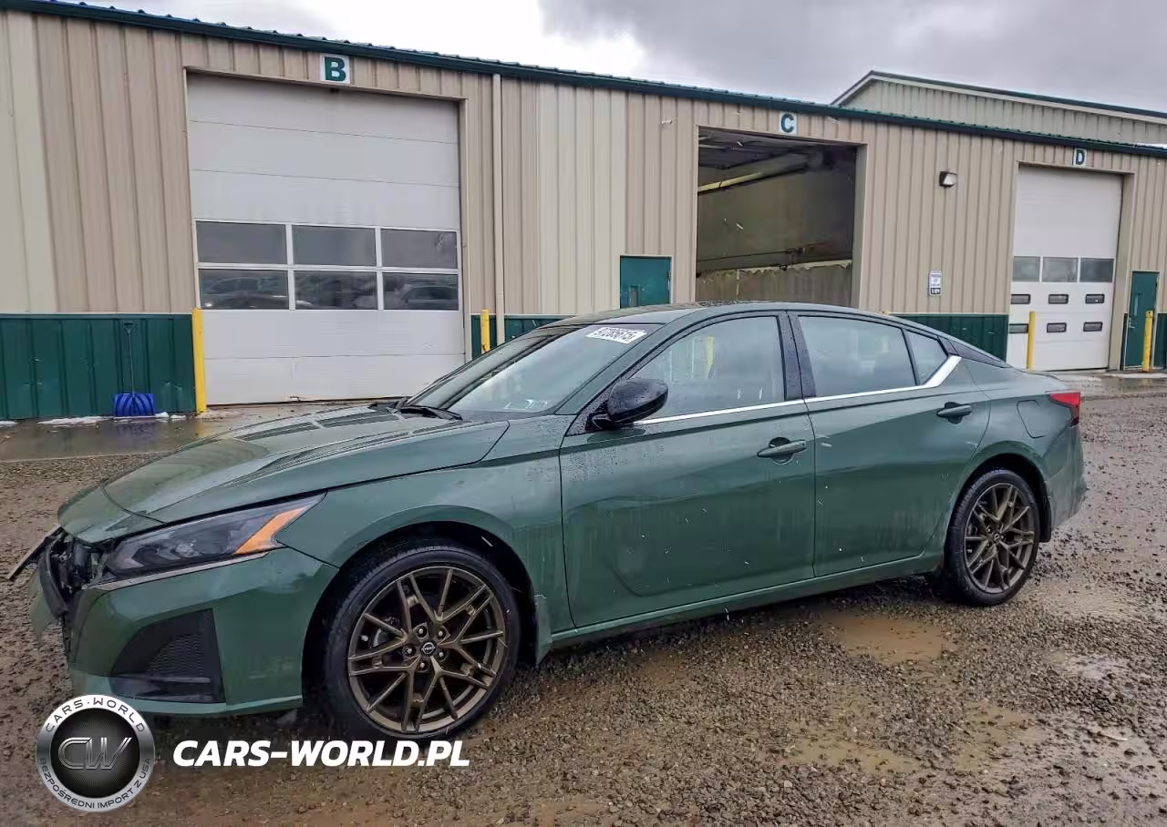 2025 Nissan Altima Sr