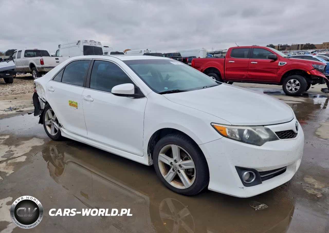 2014 Toyota Camry Se VIN:4T1BF1FK4EU833740 - 4