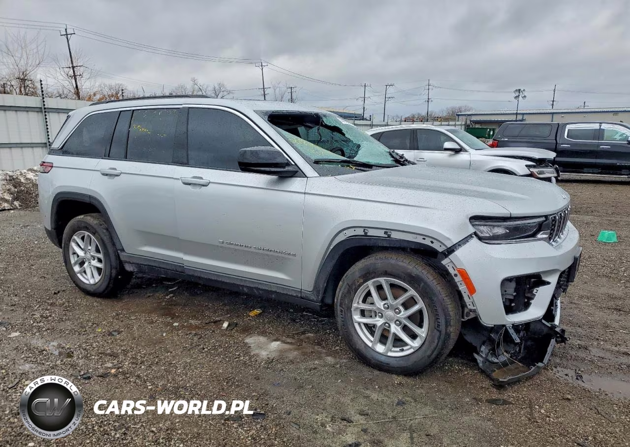 2025 Jeep Grand Cherokee Laredo VIN:1C4RJHAG5SC293782 - 4