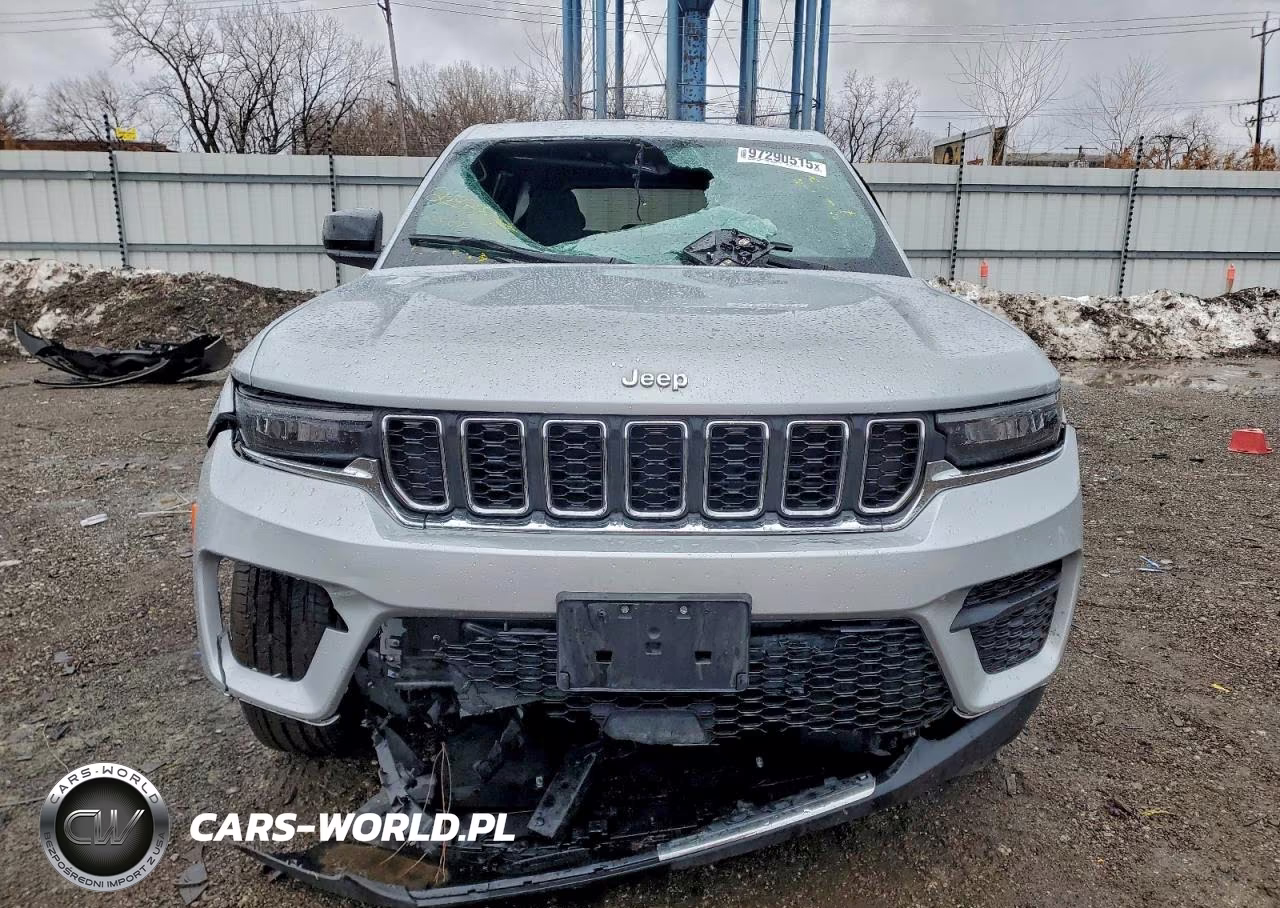 2025 Jeep Grand Cherokee Laredo VIN:1C4RJHAG5SC293782 - 5