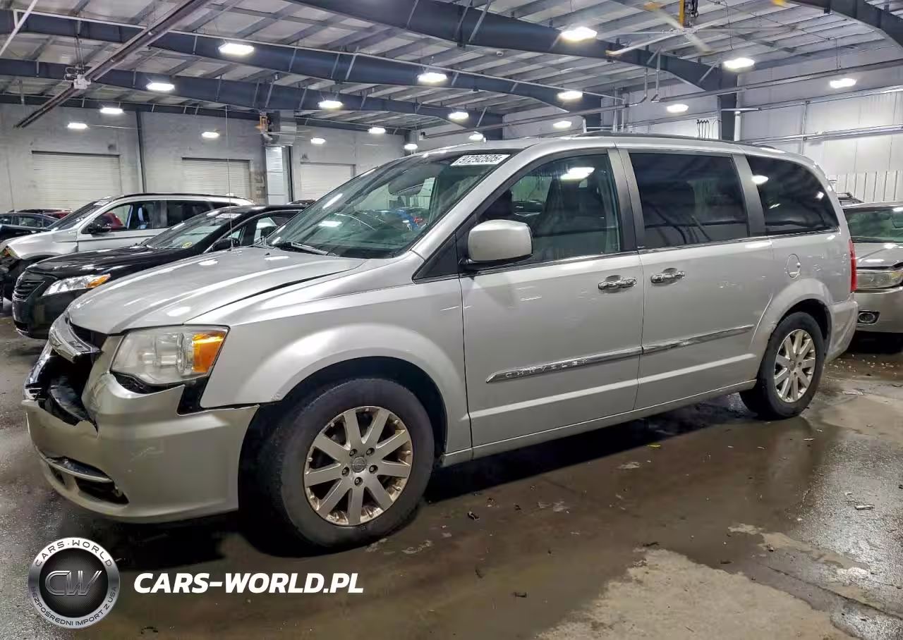 2011 Chrysler Town & Country Touring L