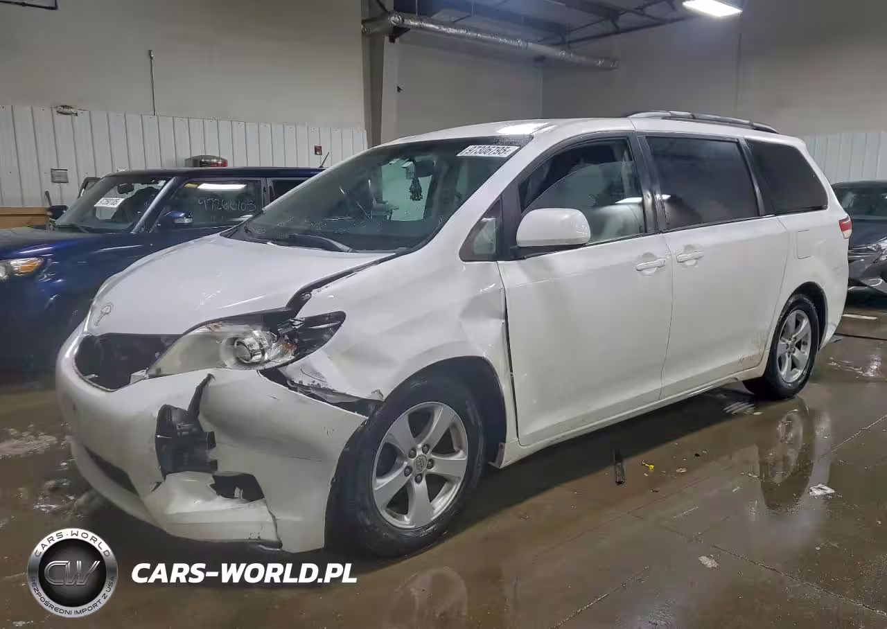 2011 Toyota Sienna Le