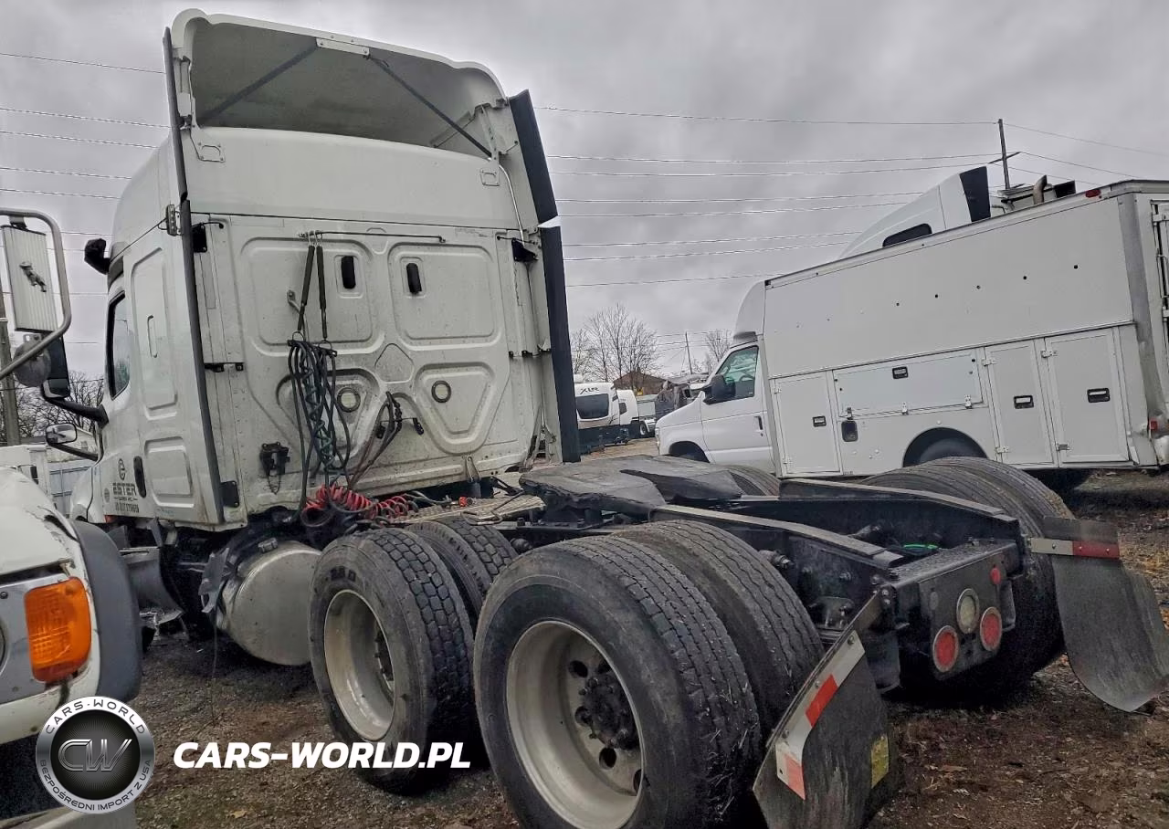 2020 Freightliner Cascadia 126 Semi Truck VIN:3AKJHHDR9LSLR8586 - 3