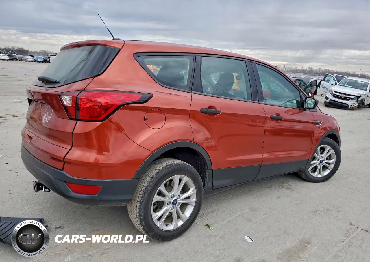 2019 Ford Escape S VIN:1FMCU0F76KUB53513 - 3