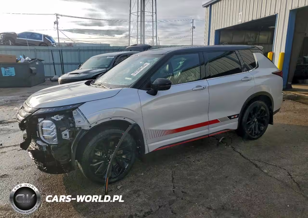 2023 Mitsubishi Outlander Se