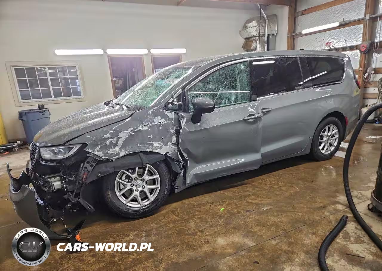 2023 Chrysler Pacifica Touring L