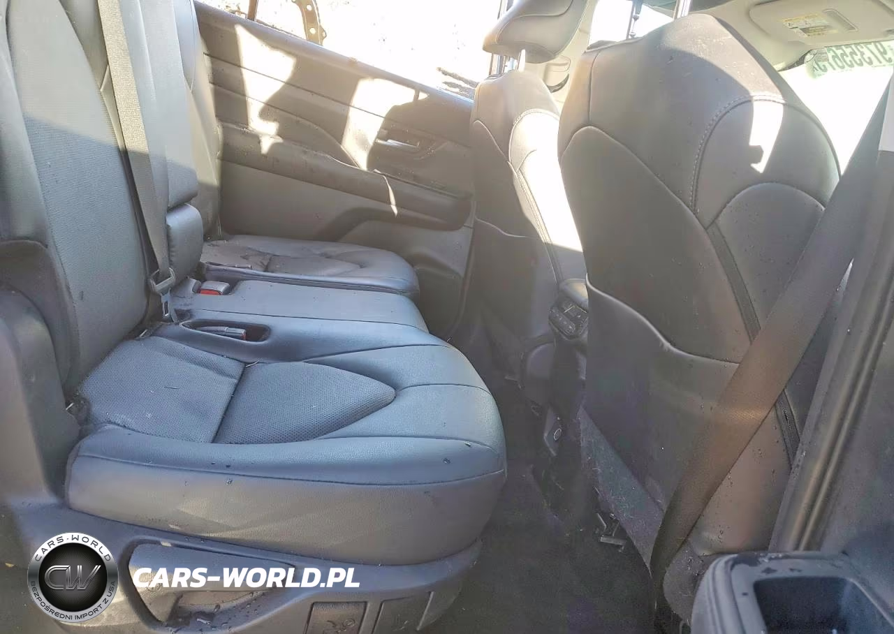 2024 Toyota Grand Highlander Xle VIN:5TDAAAB52RS020728 - 11