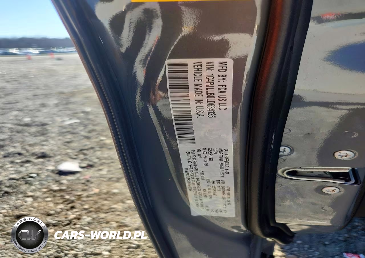 2020 Jeep Cherokee Latitude Plus VIN:1C4PJLLB0LD634125 - 14