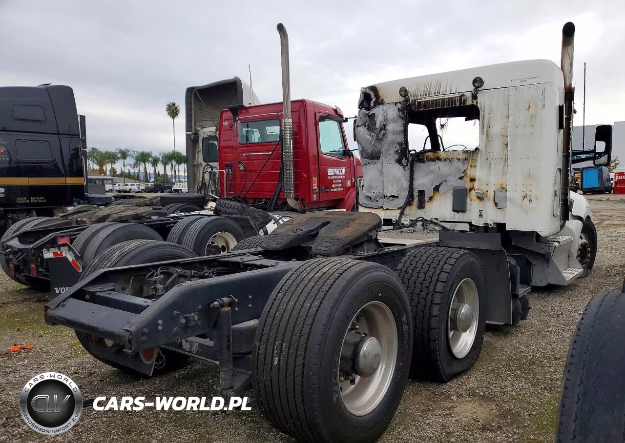 2017 Kenworth T680 Semi Truck VIN:1XKYAK8X1HJ163750 - 4