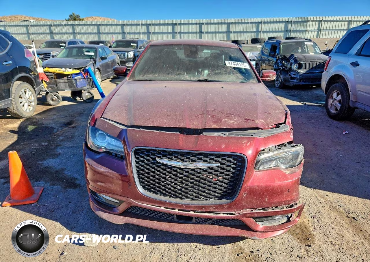 2018 Chrysler 300 S VIN:2C3CCAGG3JH268622 - 5