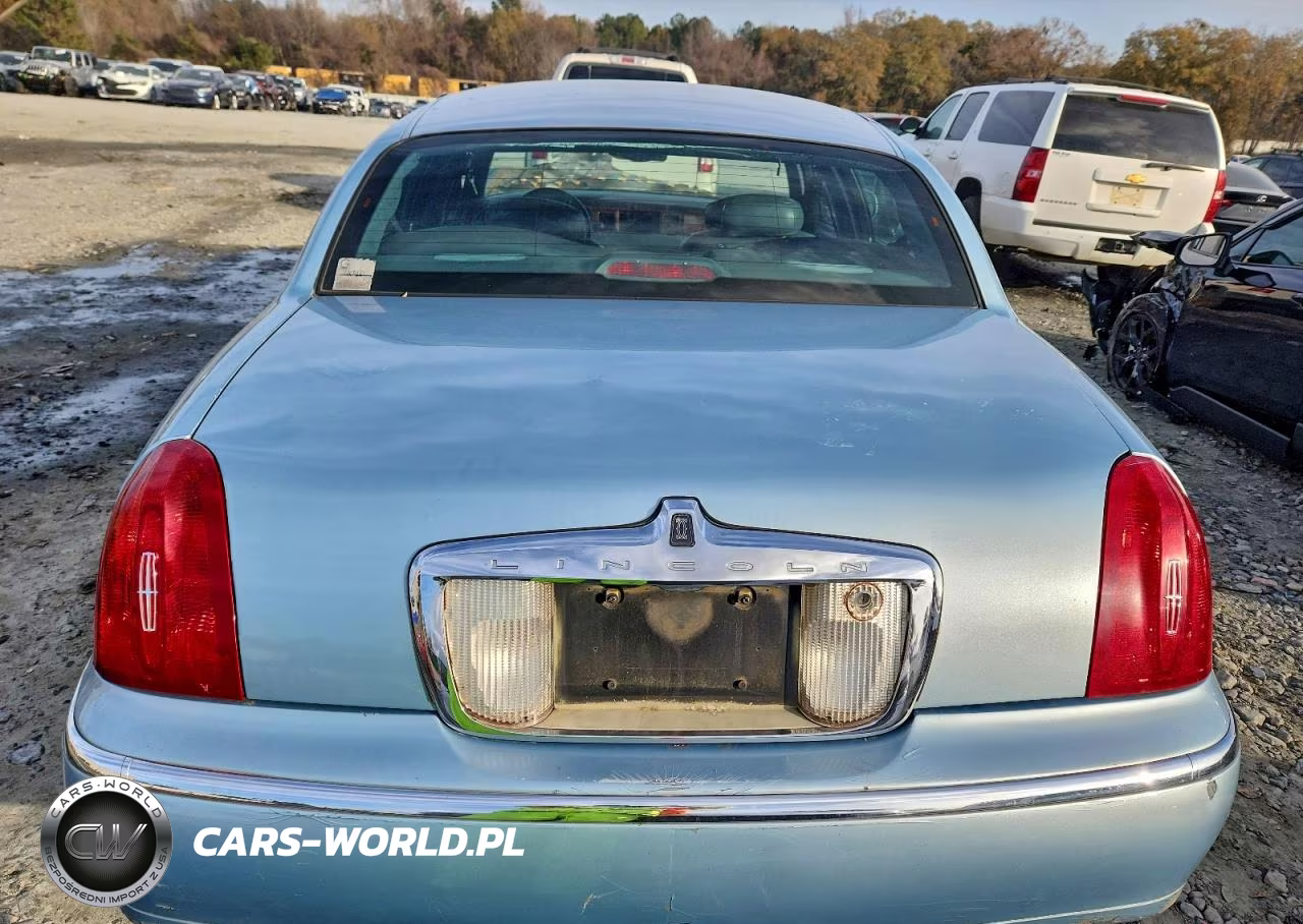 1998 Lincoln Town Car Signature VIN:1LNFM82W9WY716108 - 6