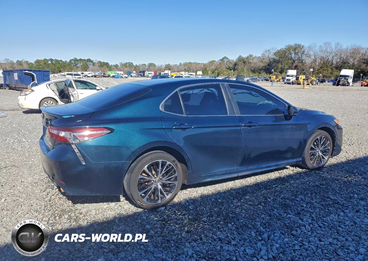 2018 Toyota Camry L VIN:4T1B11HK1JU651998 - 3