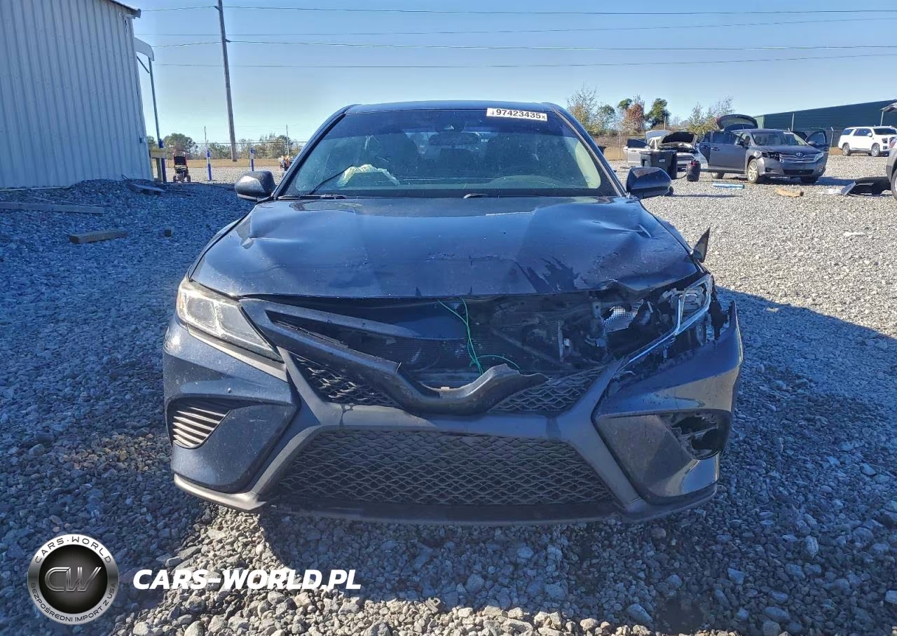 2018 Toyota Camry L VIN:4T1B11HK1JU651998 - 5