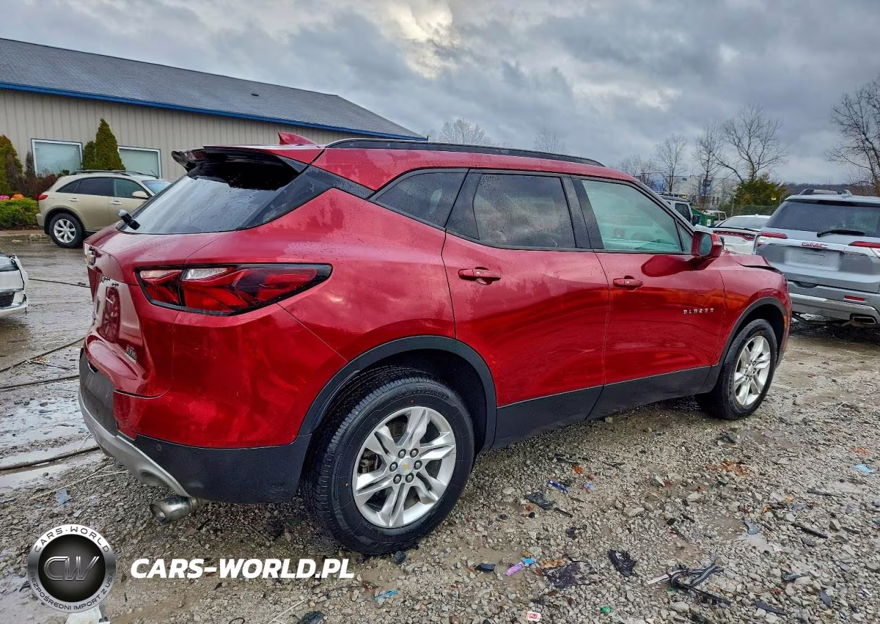 2019 Chevrolet Blazer VIN:3GNKBDRS2KS552035 - 3
