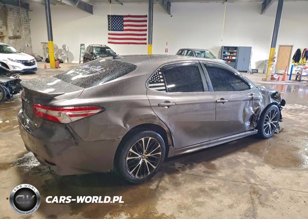2020 Toyota Camry Se VIN:4T1G11AK2LU946207 - 3