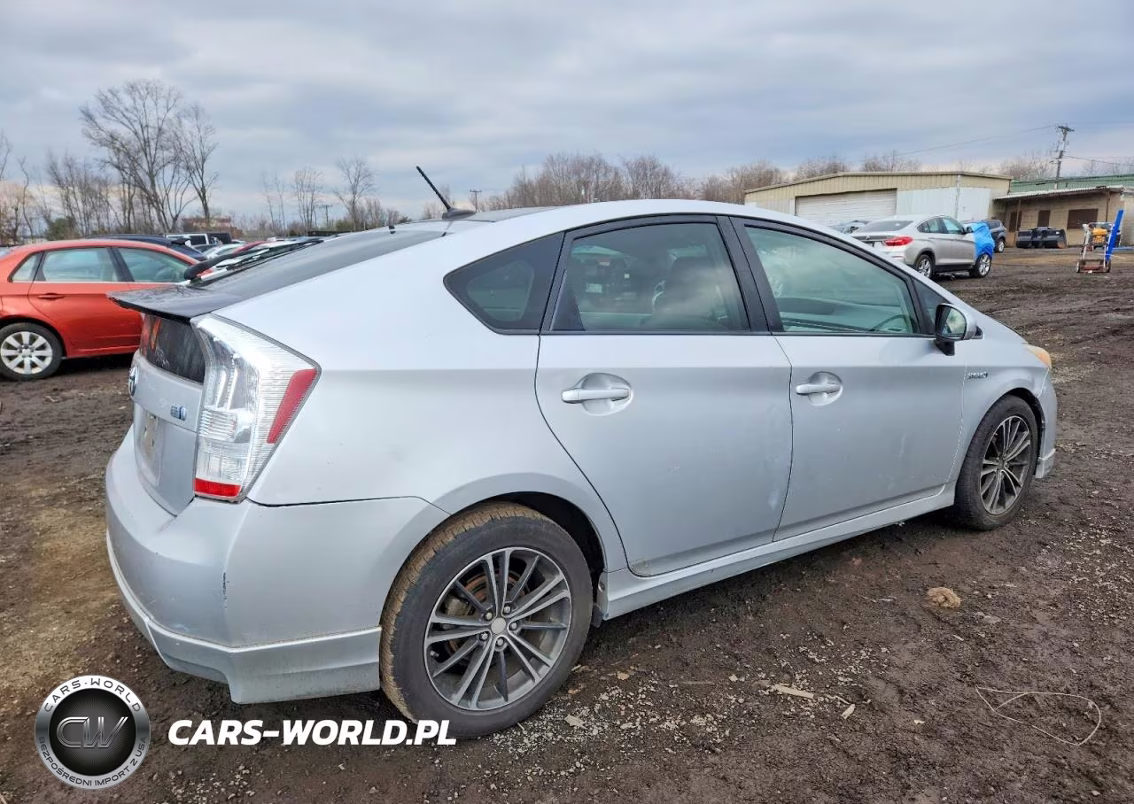 2011 Toyota Prius VIN:JTDKN3DUXB0310152 - 3