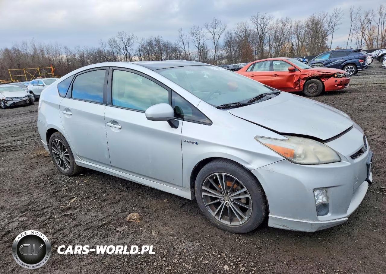 2011 Toyota Prius VIN:JTDKN3DUXB0310152 - 4