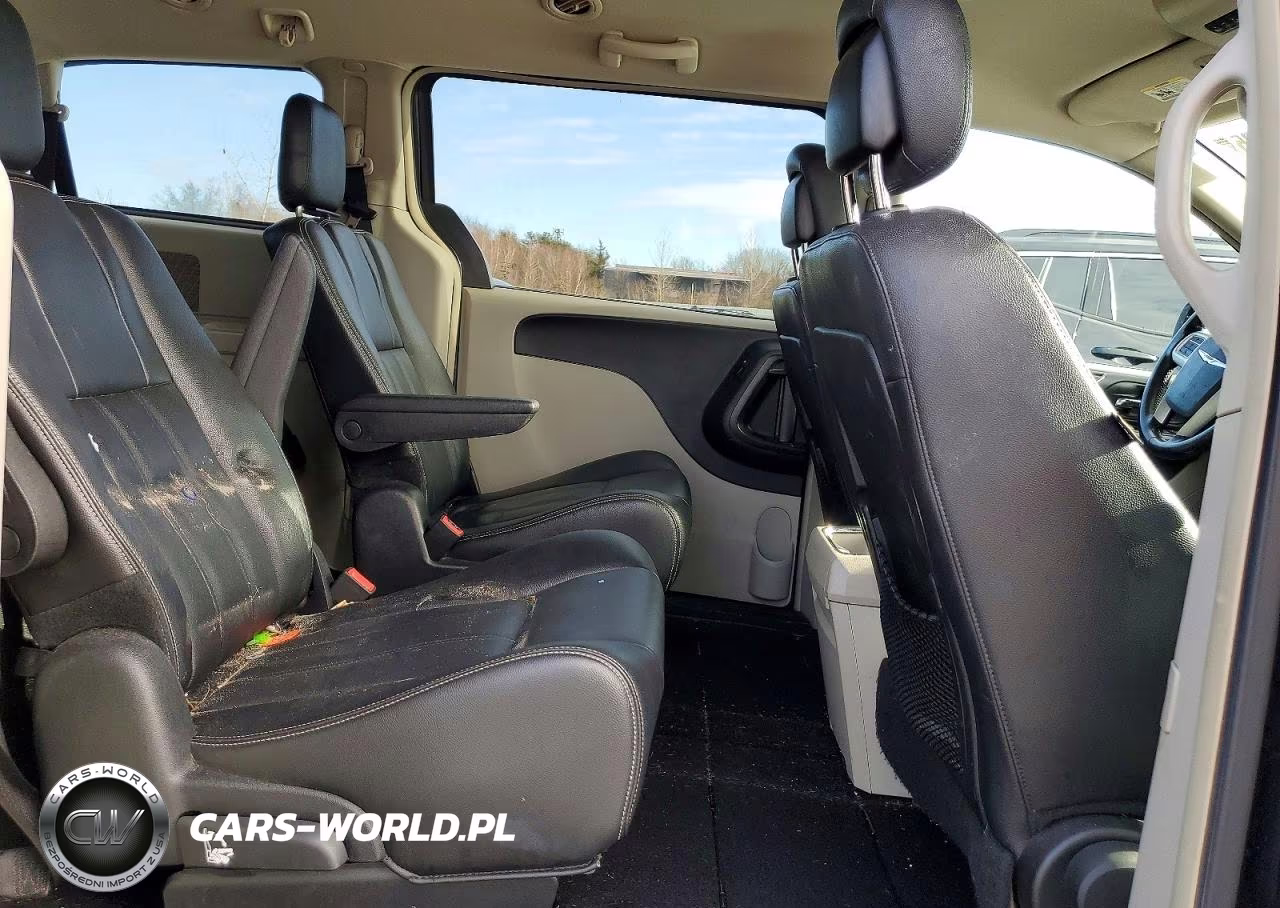 2014 Chrysler Town & Country Touring VIN:2C4RC1BGXER326500 - 11