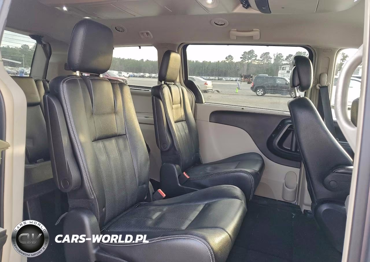 2015 Chrysler Town & Country Touring L VIN:2C4RC1CG7FR514388 - 11