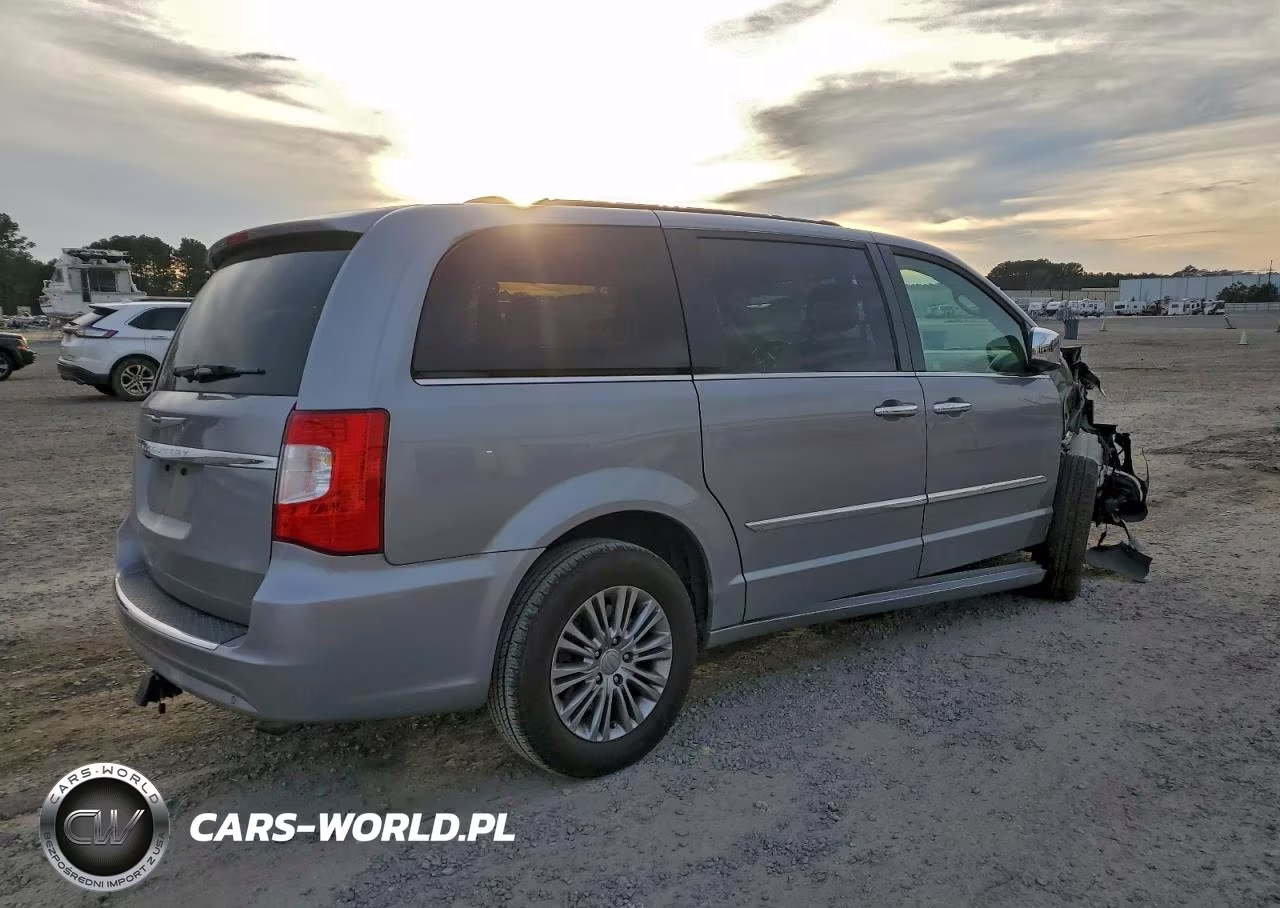2015 Chrysler Town & Country Touring L VIN:2C4RC1CG7FR514388 - 3