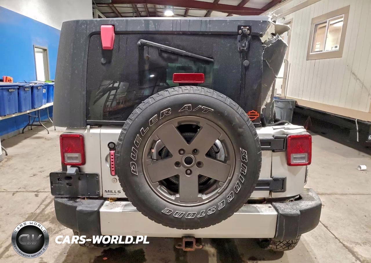 2008 Jeep Wrangler Unlimited Sahara VIN:1J4GA591X8L614787 - 6