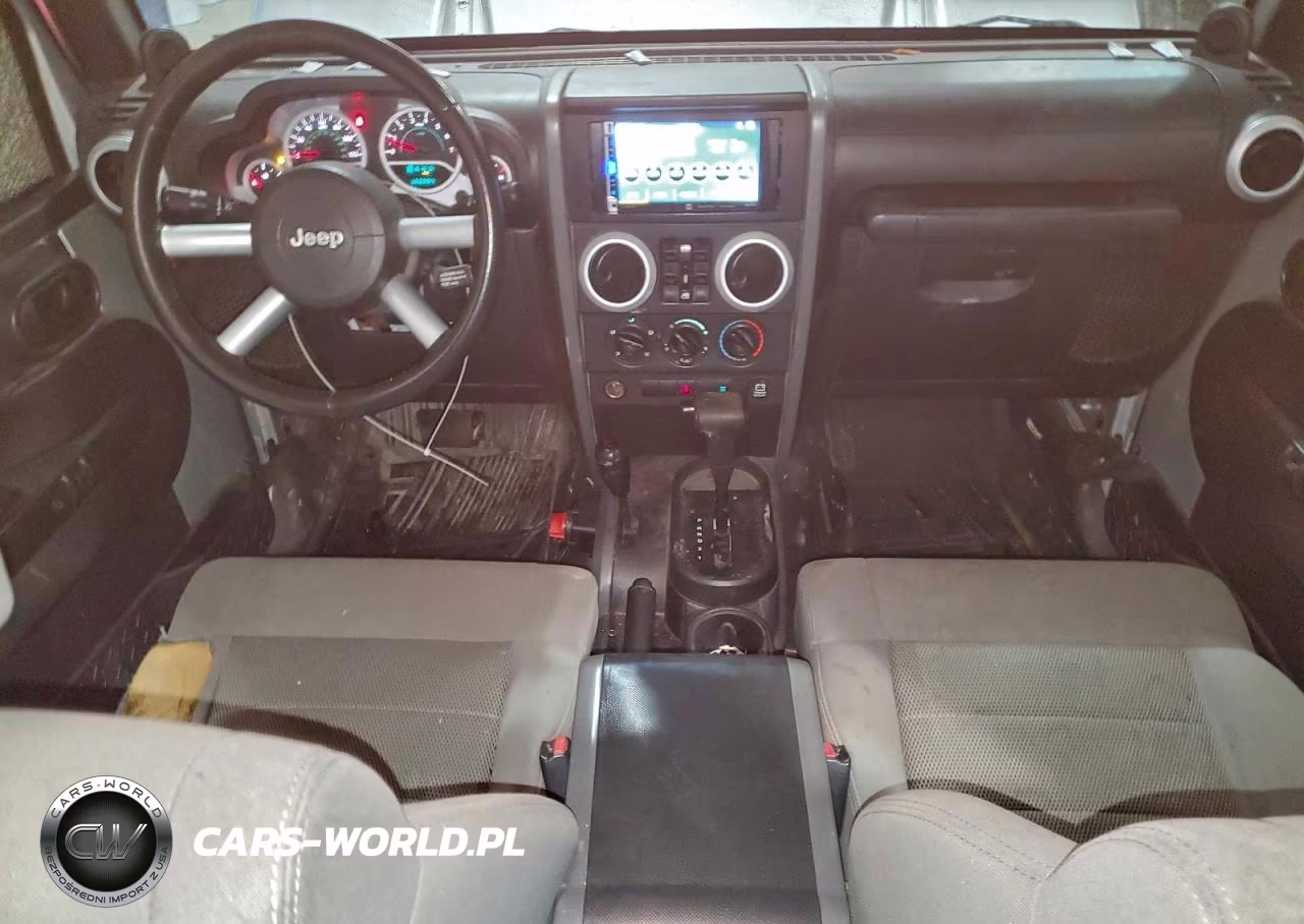 2008 Jeep Wrangler Unlimited Sahara VIN:1J4GA591X8L614787 - 8