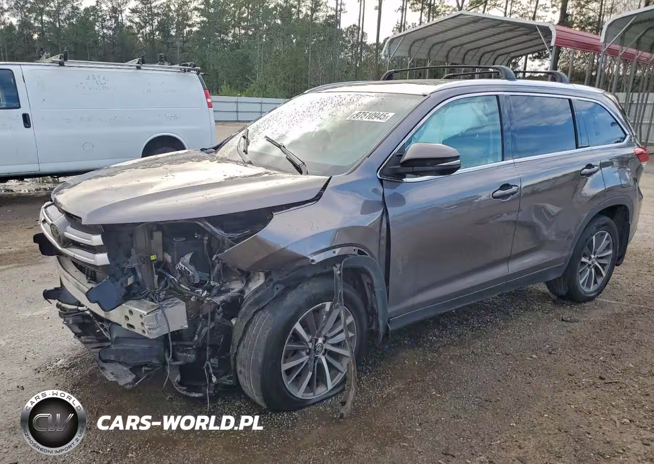 2019 Toyota Highlander Se