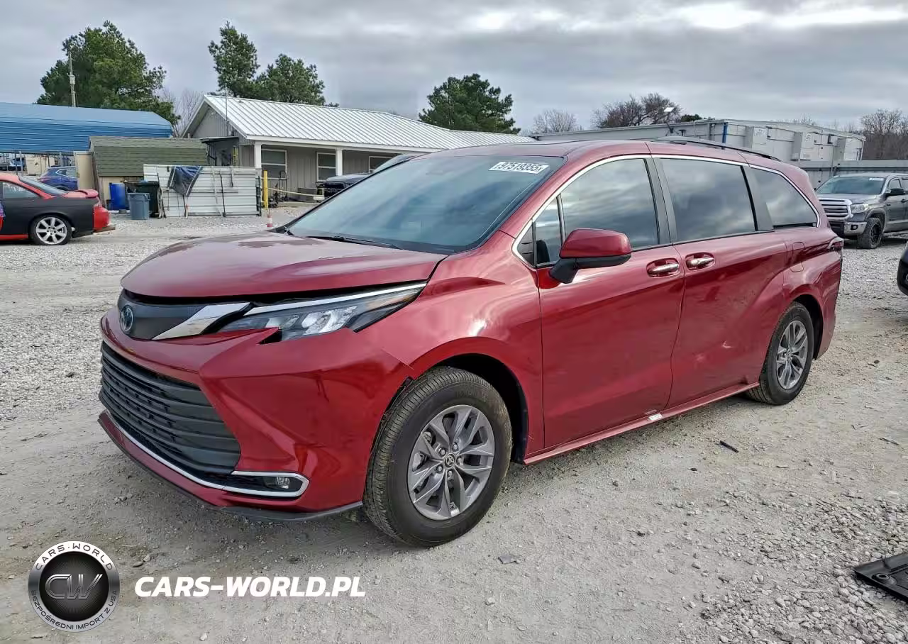 2024 Toyota Sienna Xle