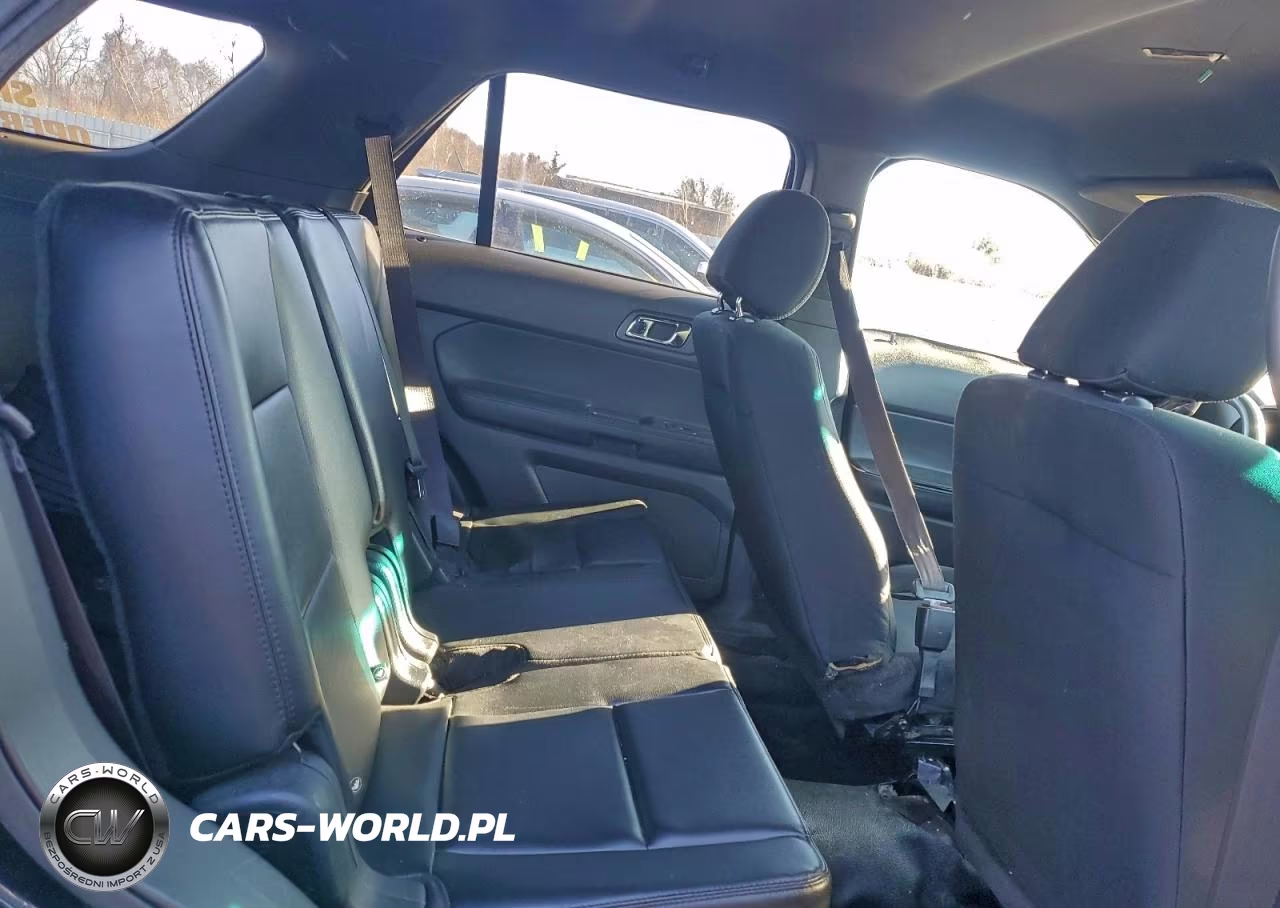2015 Ford Explorer Police Interceptor VIN:1FM5K8AR2FGA16000 - 11