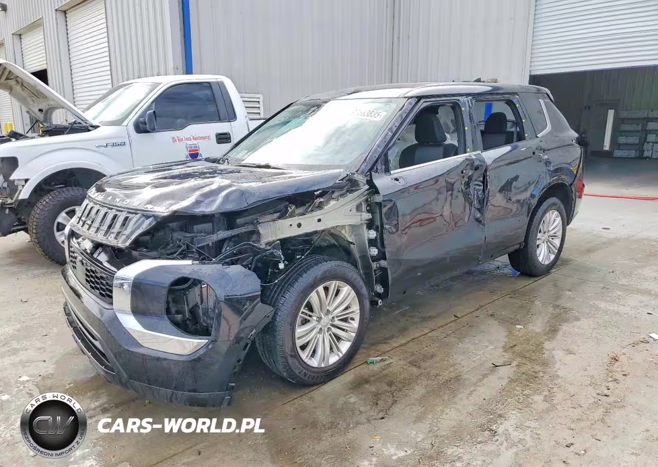 2024 Mitsubishi Outlander Es