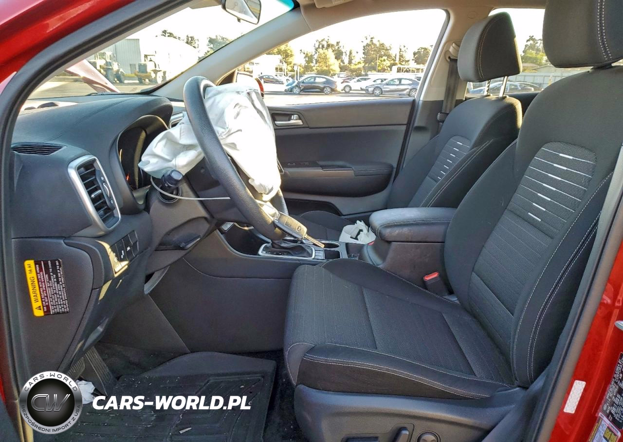 2020 Kia Sportage VIN:KNDPMCAC0L7683679 - 7