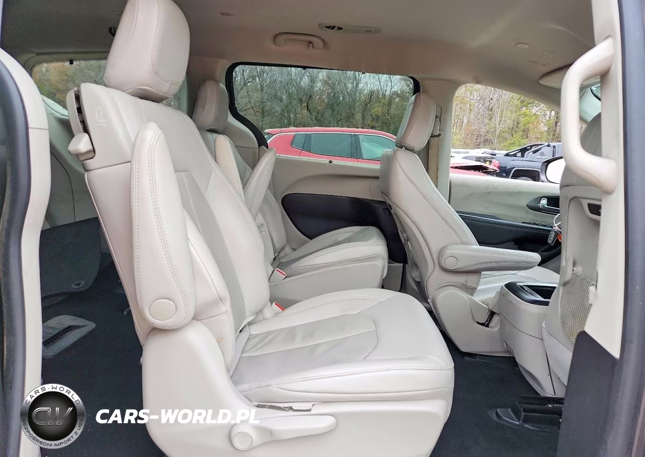 2021 Chrysler Pacifica Hybrid Touring L VIN:2C4RC1L76MR581156 - 11