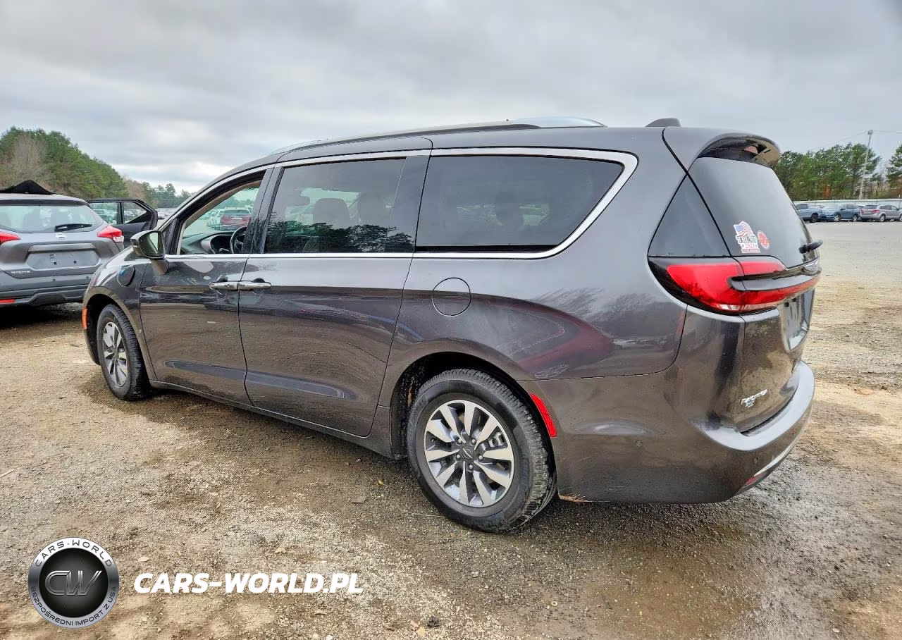 2021 Chrysler Pacifica Hybrid Touring L VIN:2C4RC1L76MR581156 - 2