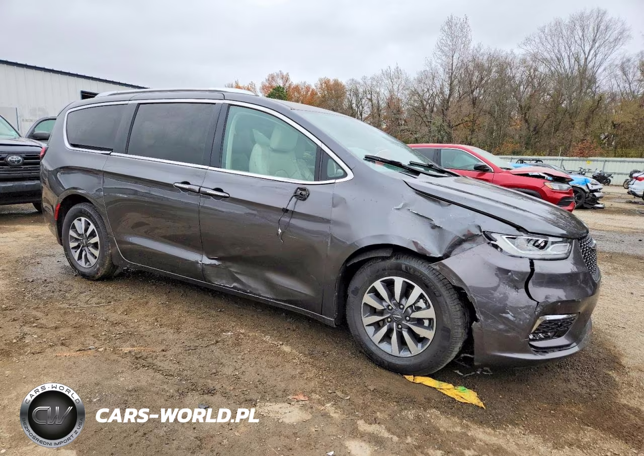2021 Chrysler Pacifica Hybrid Touring L VIN:2C4RC1L76MR581156 - 4