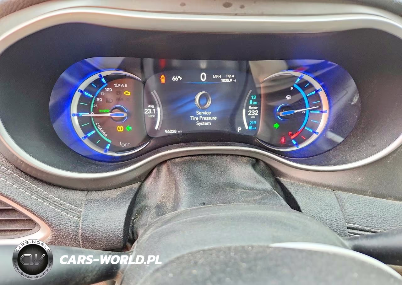 2021 Chrysler Pacifica Hybrid Touring L VIN:2C4RC1L76MR581156 - 9