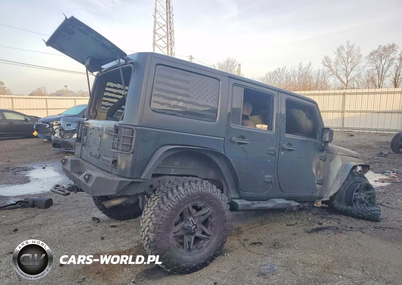 2013 Jeep Wrangler Unlimited Sport VIN:1C4BJWDG0DL583819 - 3