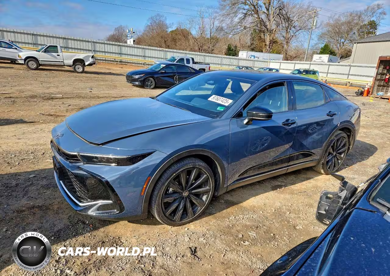 2025 Toyota Crown Xle