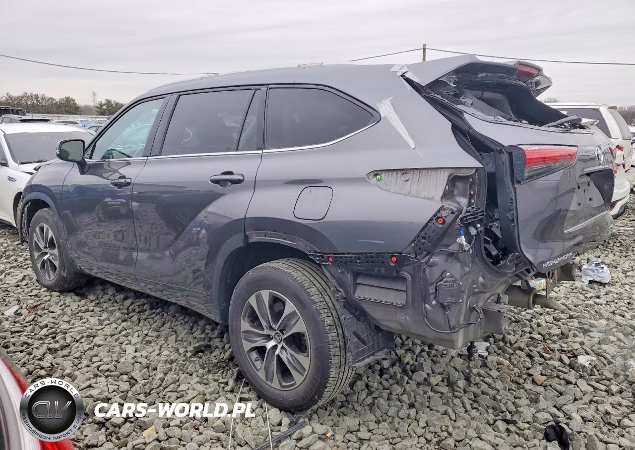 2022 Toyota Highlander Xle VIN:5TDHZRBH5NS577241 - 2