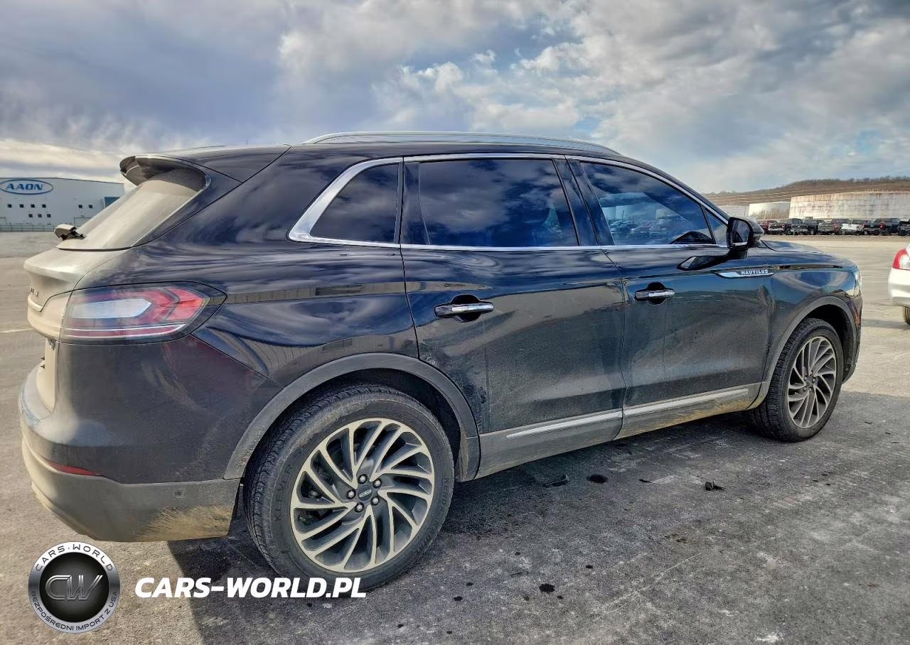 2020 Lincoln Nautilus Reserve VIN:2LMPJ6K93LBL10348 - 3