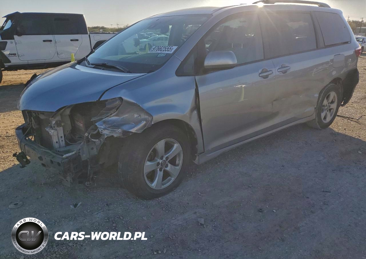 2018 Toyota Sienna Le