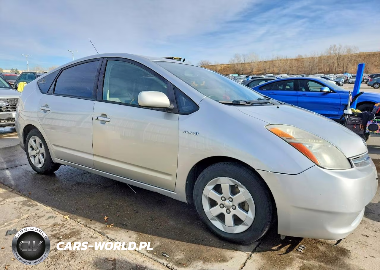 2008 Toyota Prius Base VIN:JTDKB20U083349512 - 4