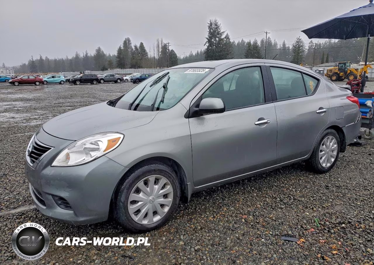 2013 Nissan Versa S