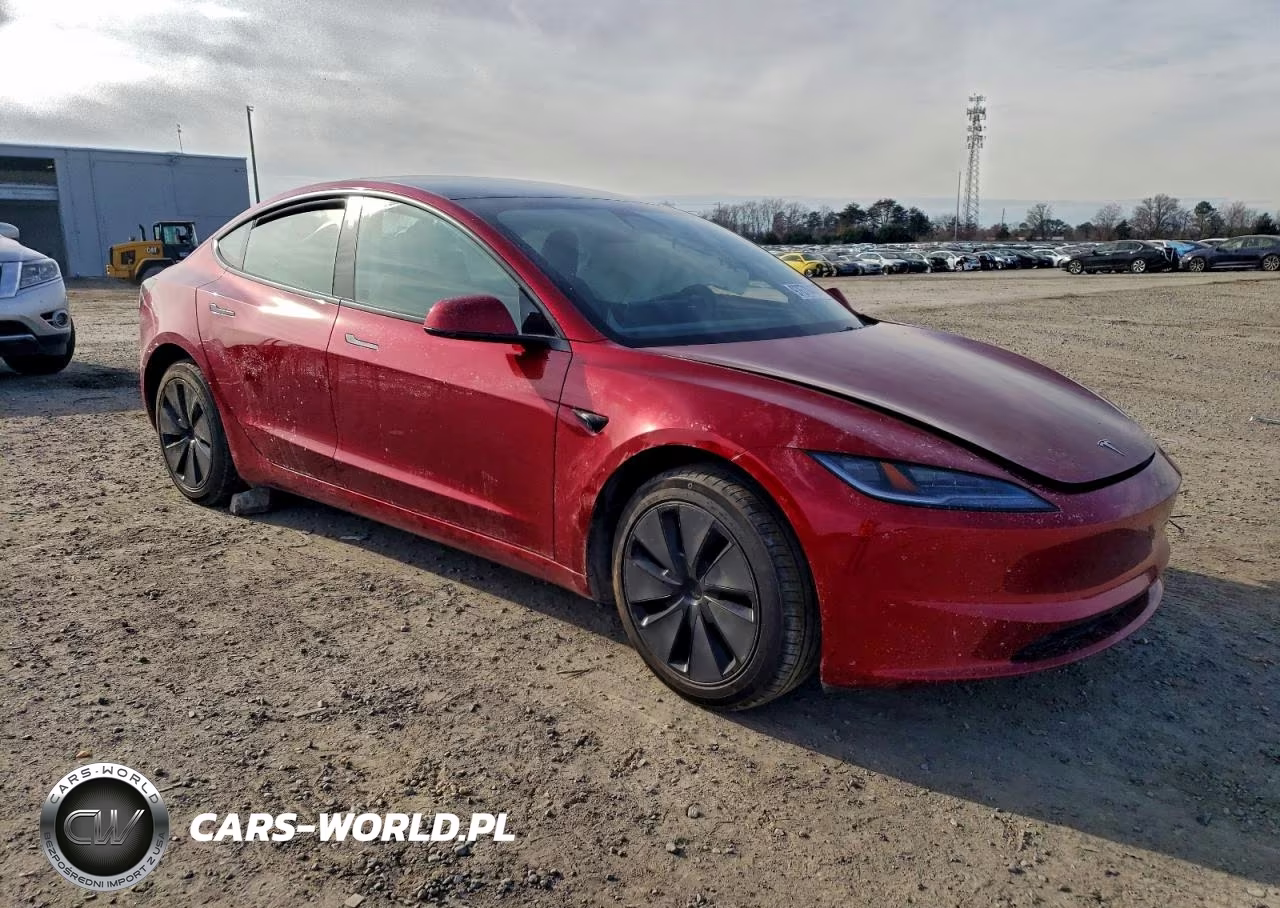 2025 Tesla Model 3 VIN:5YJ3E1EA5SF900581 - 4