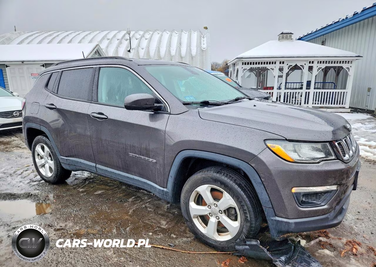 2018 Jeep Compass Latitude VIN:3C4NJDBB3JT138998 - 4