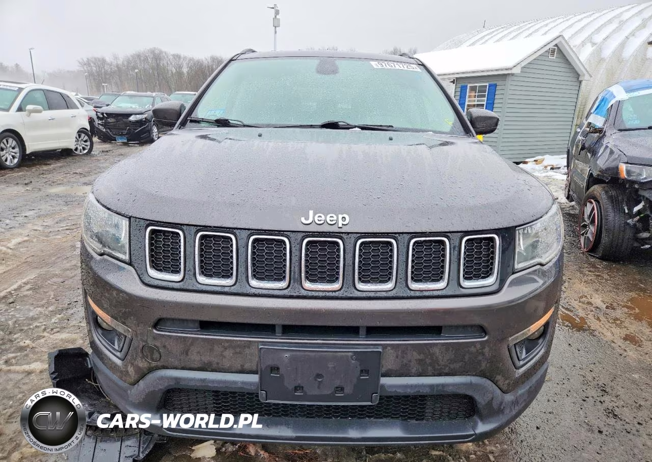 2018 Jeep Compass Latitude VIN:3C4NJDBB3JT138998 - 5