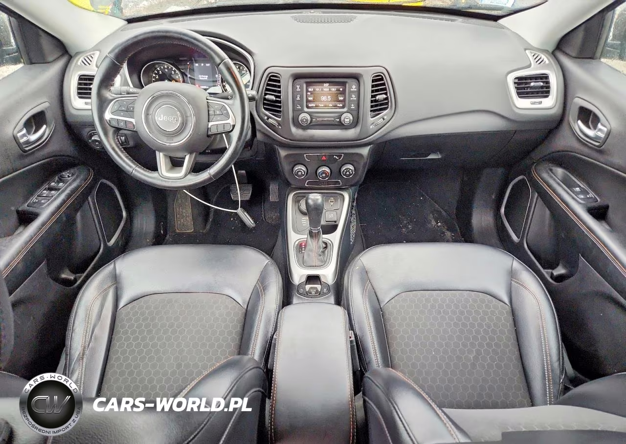 2018 Jeep Compass Latitude VIN:3C4NJDBB3JT138998 - 8