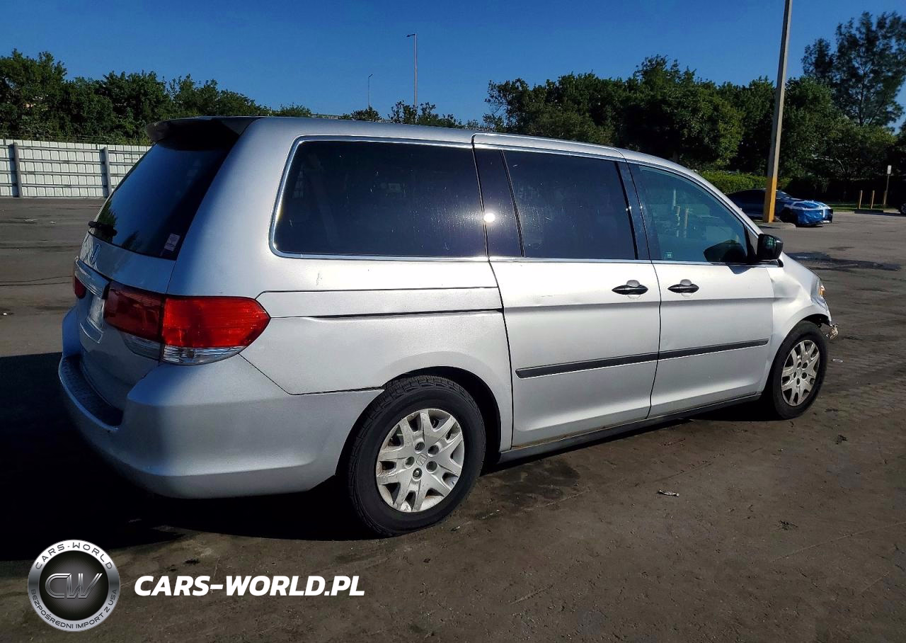 2010 Honda Odyssey Lx VIN:5FNRL3H21AB111844 - 3